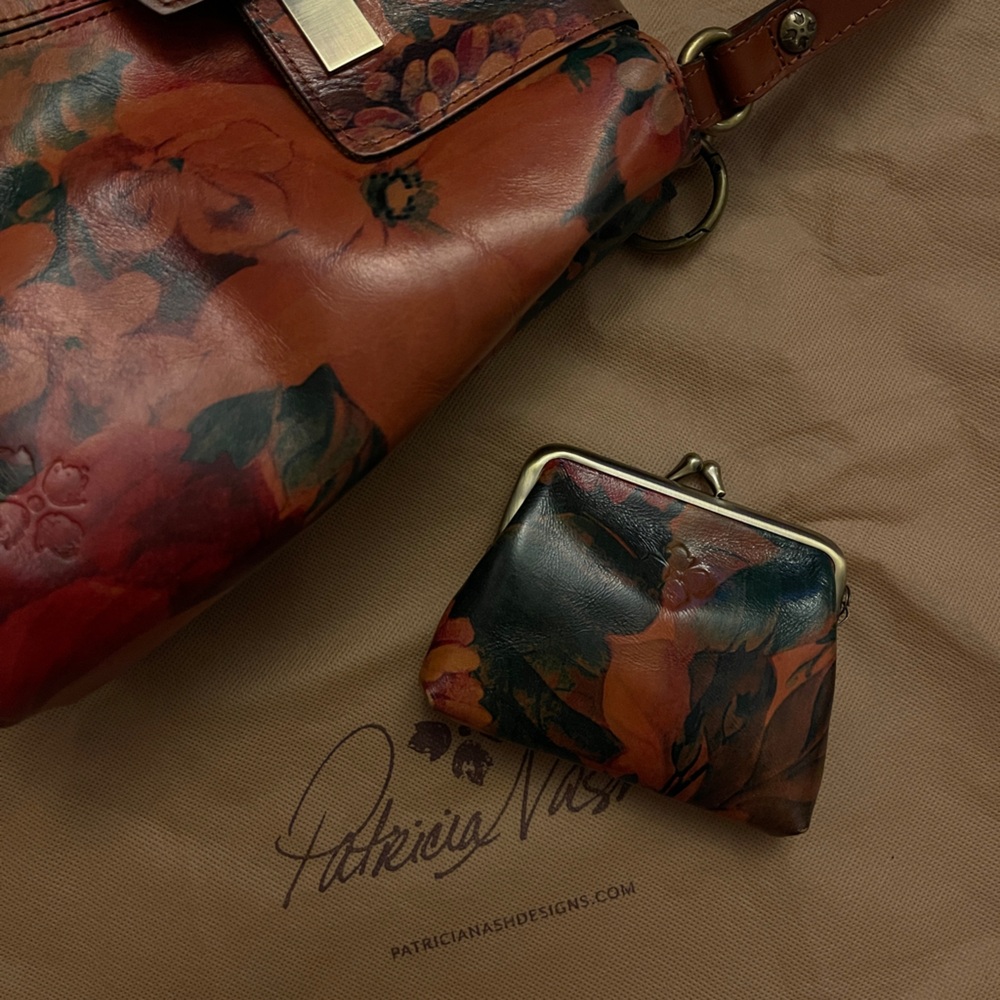 Patricia Nash Larone leather shoulder bag and coin purse - Picture 3 of 6
